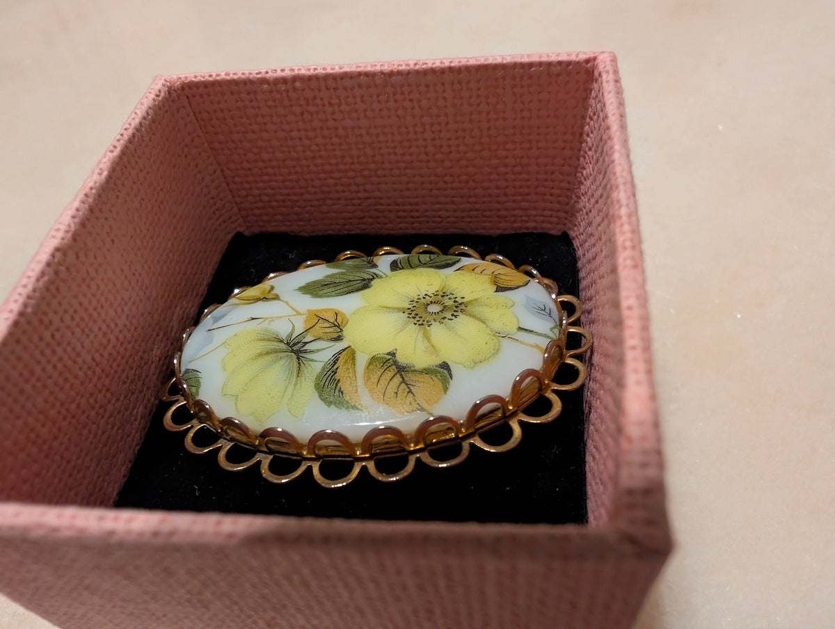Vintage Floral Porcelain Style Brooch Pin