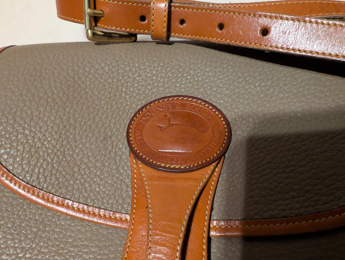 Dooney & Bourke pebble grain leather satchel (Gray）
