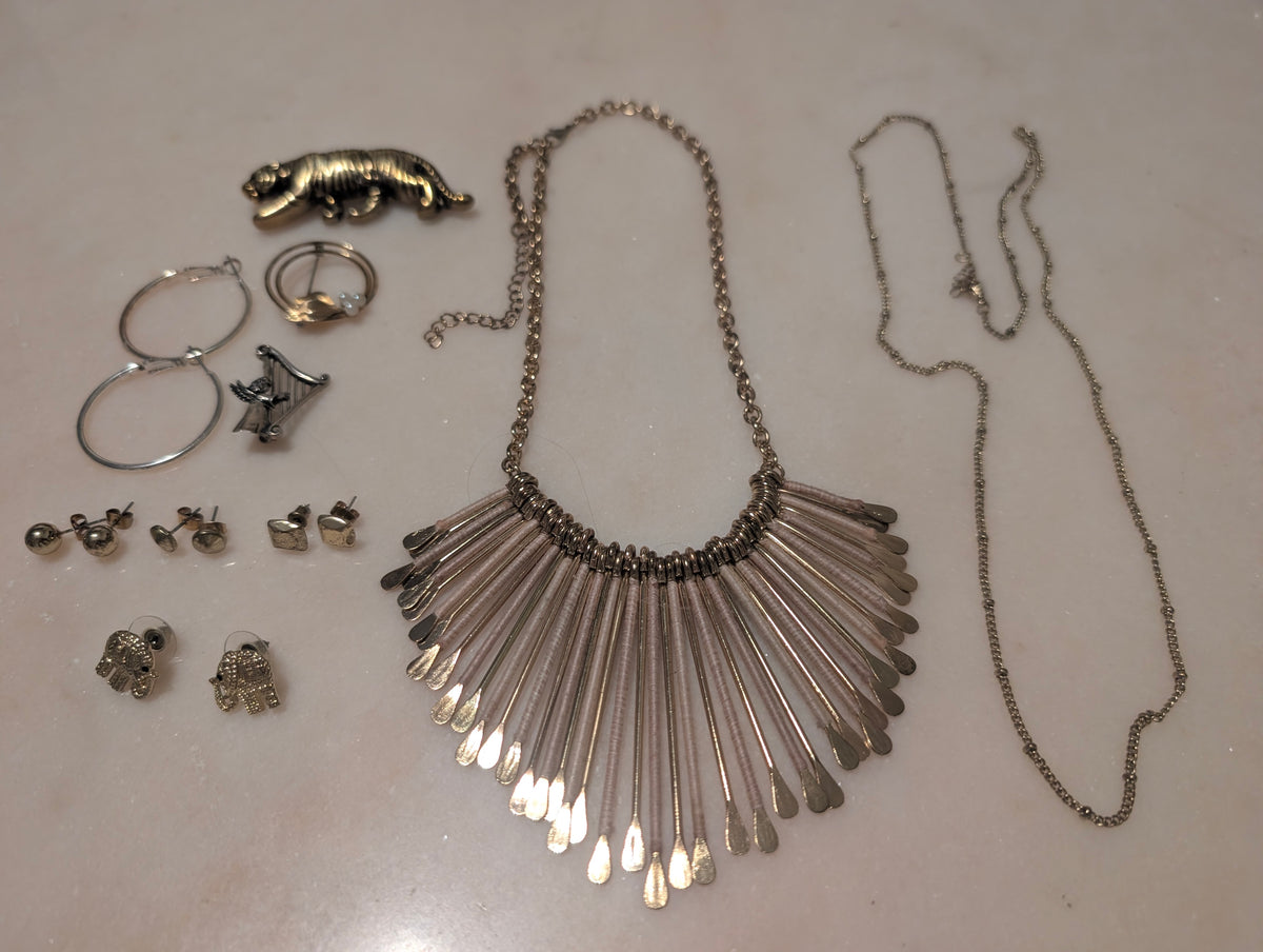 Vintage Gold Tone Jewelry Bundle: Gold High Style