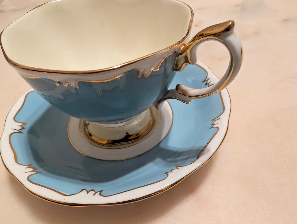 Royal Albert Bone China England Blue Teacup & Saucer Set Gold Trim