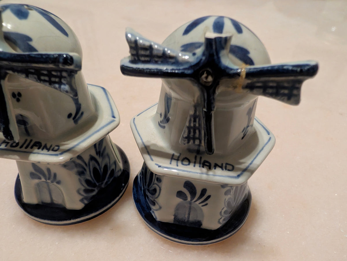 Vintage Delft Blue Holland Windmill Salt & Pepper Shakers Rotating Blades Pair