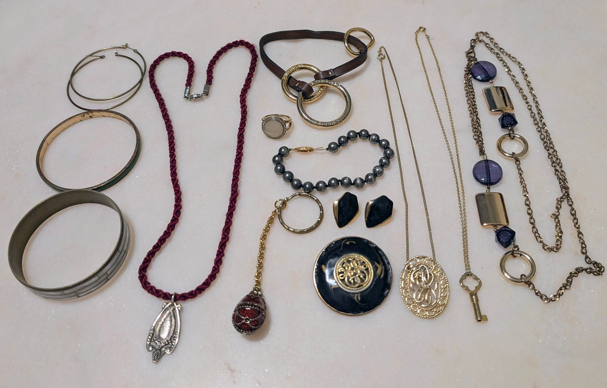 Vintage Gold Tone Jewerly Bundle, Romantic Style