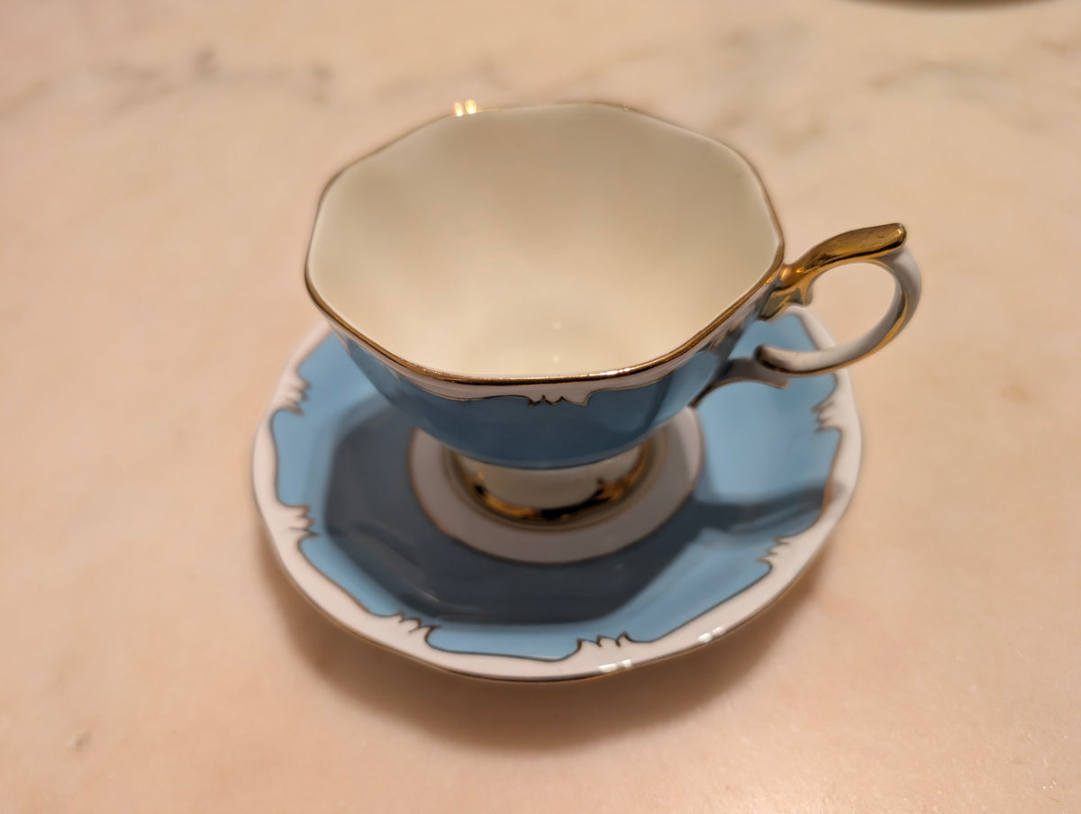 Royal Albert Bone China England Blue Teacup & Saucer Set Gold Trim