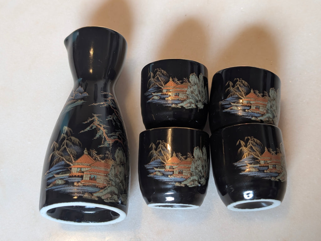 Japanese Black Laquer Sake Set 5 Piece Made in Japan Gold Trim Tokkuri & 4 Cups