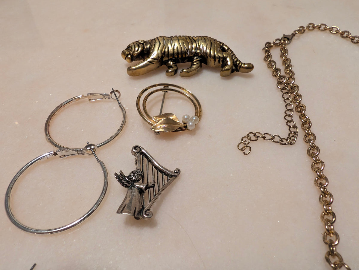 Vintage Gold Tone Jewelry Bundle: Gold High Style