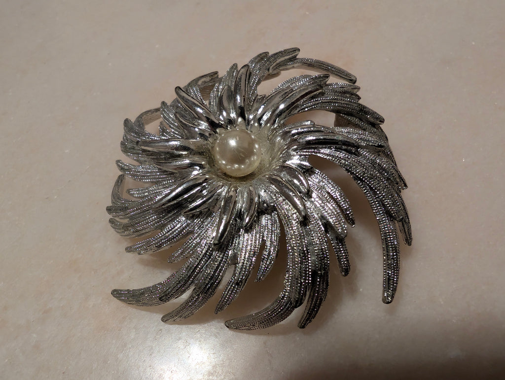 Vintage Designer Swirl Starburst Brooch: Sarah Coventry