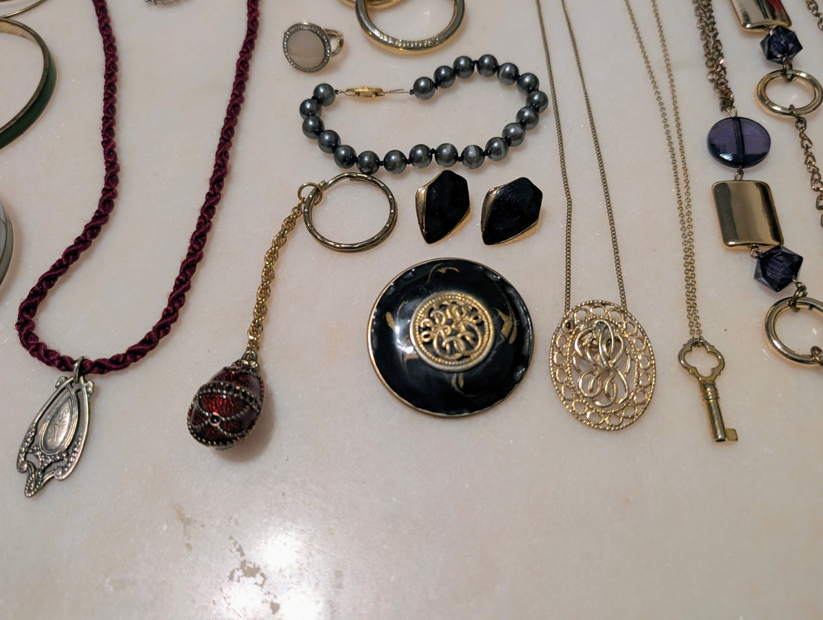 Vintage Gold Tone Jewerly Bundle, Romantic Style
