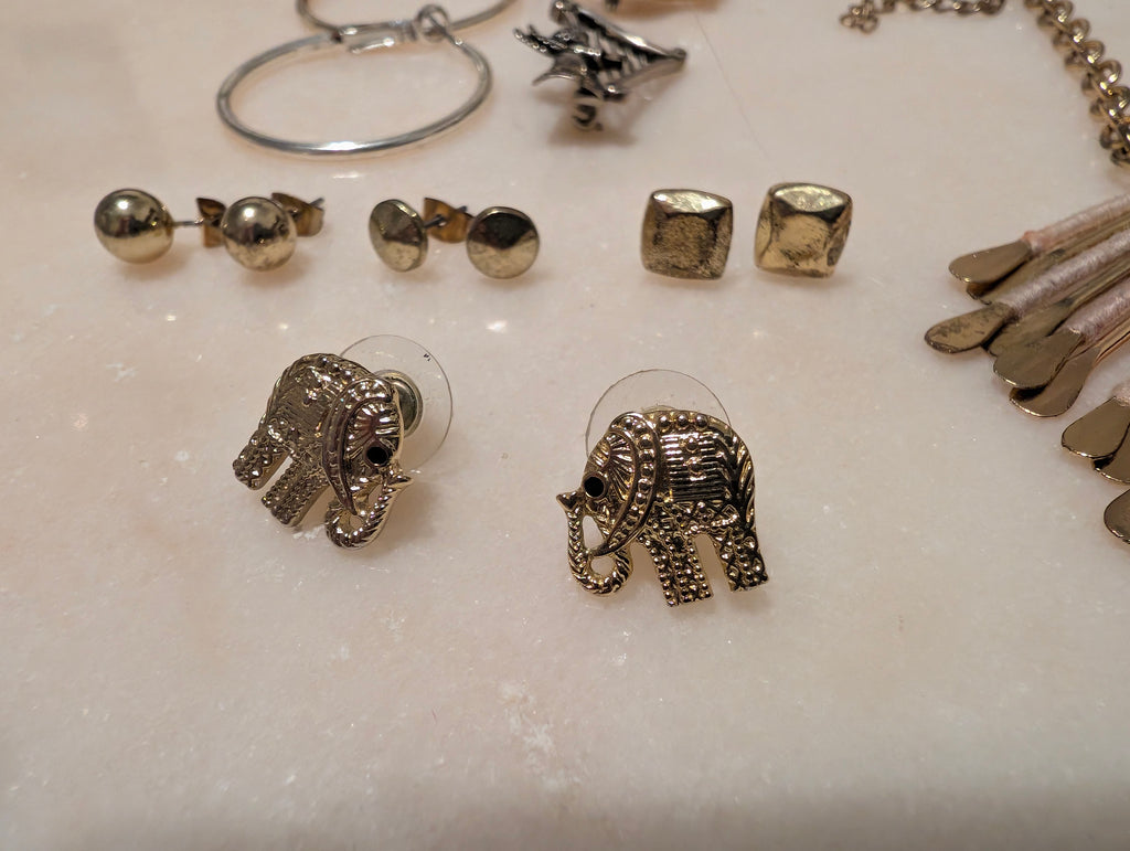 Vintage Gold Tone Jewelry Bundle: Gold High Style