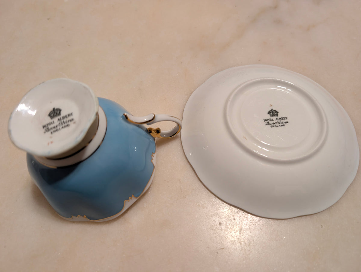 Royal Albert Bone China England Blue Teacup & Saucer Set Gold Trim