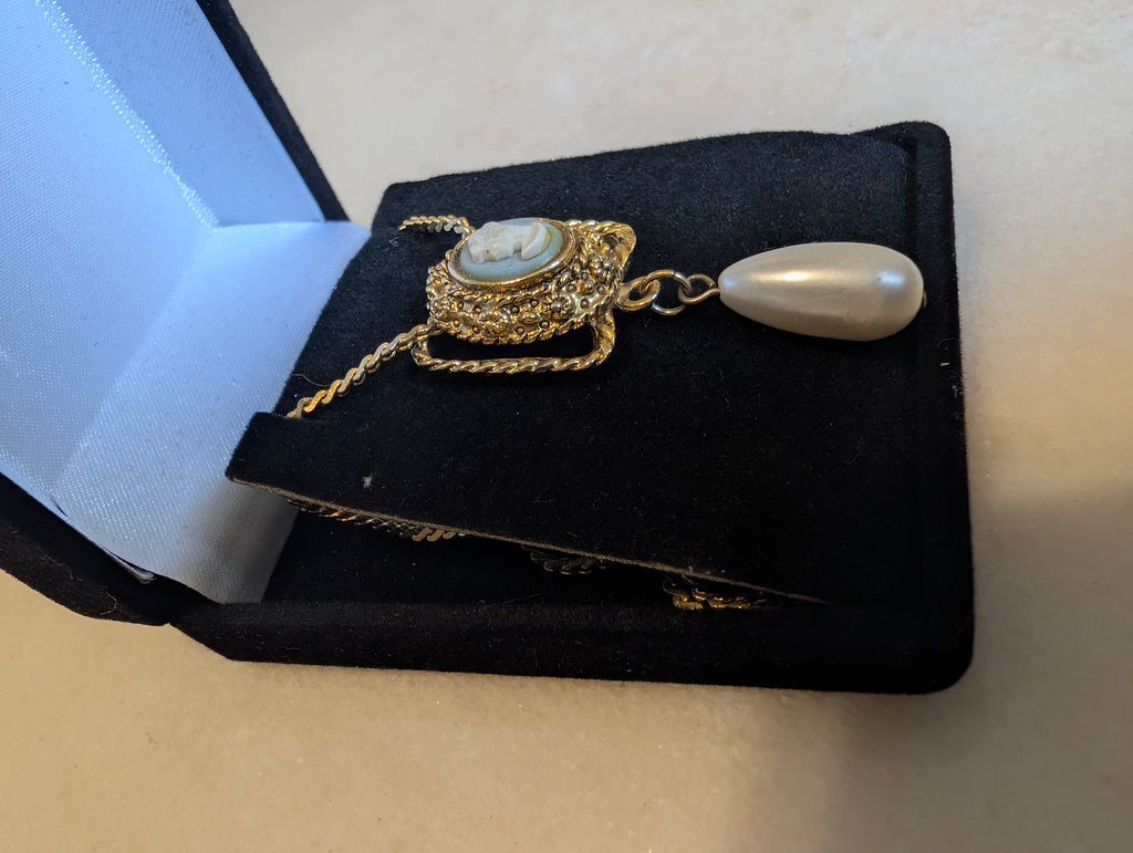 Vintage Cameo Necklace with Faux Pearl Drop