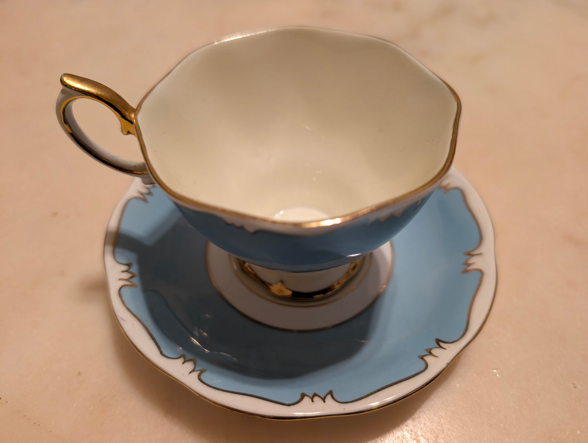 Royal Albert Bone China England Blue Teacup & Saucer Set Gold Trim