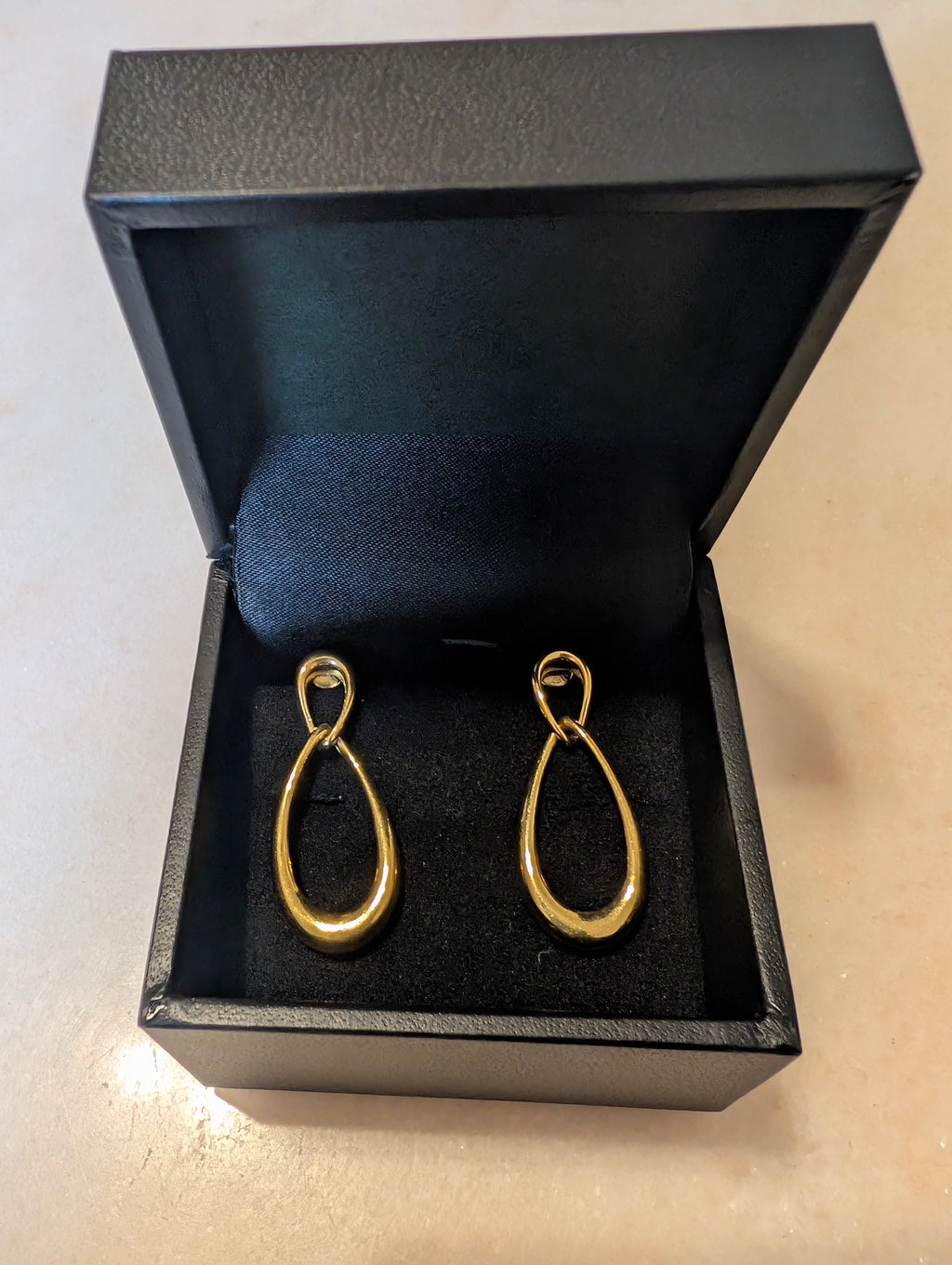 Vintage Designer Tear Drop Earrings: Monet
