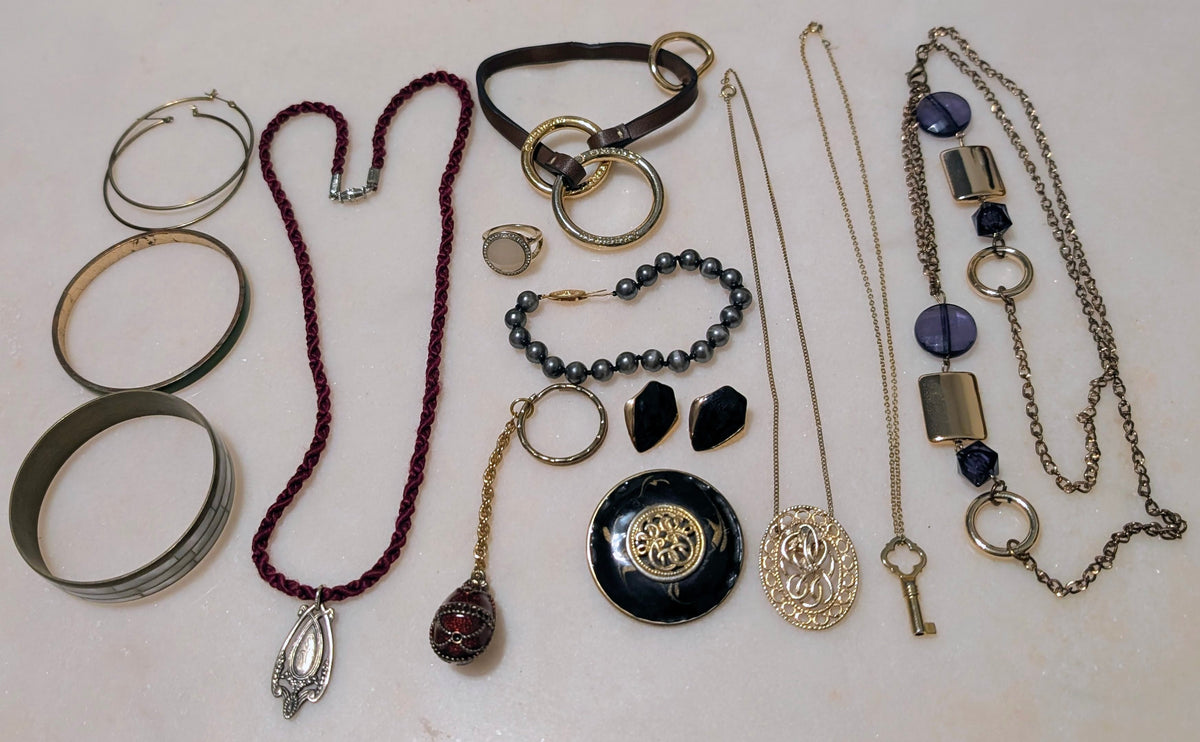Vintage Gold Tone Jewerly Bundle, Romantic Style