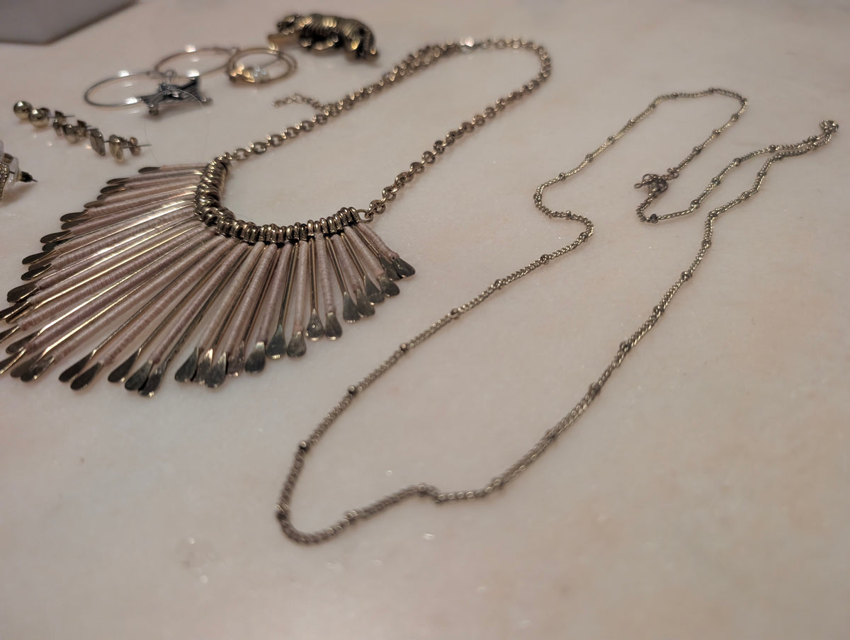 Vintage Gold Tone Jewelry Bundle: Gold High Style