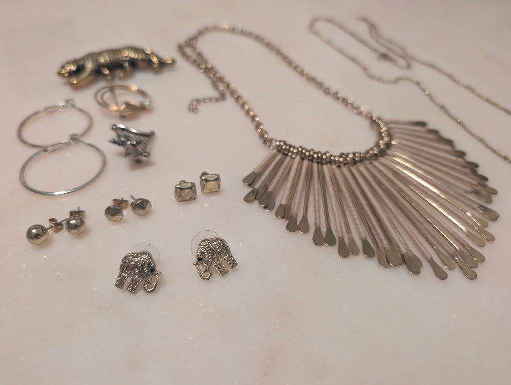 Vintage Gold Tone Jewelry Bundle: Gold High Style