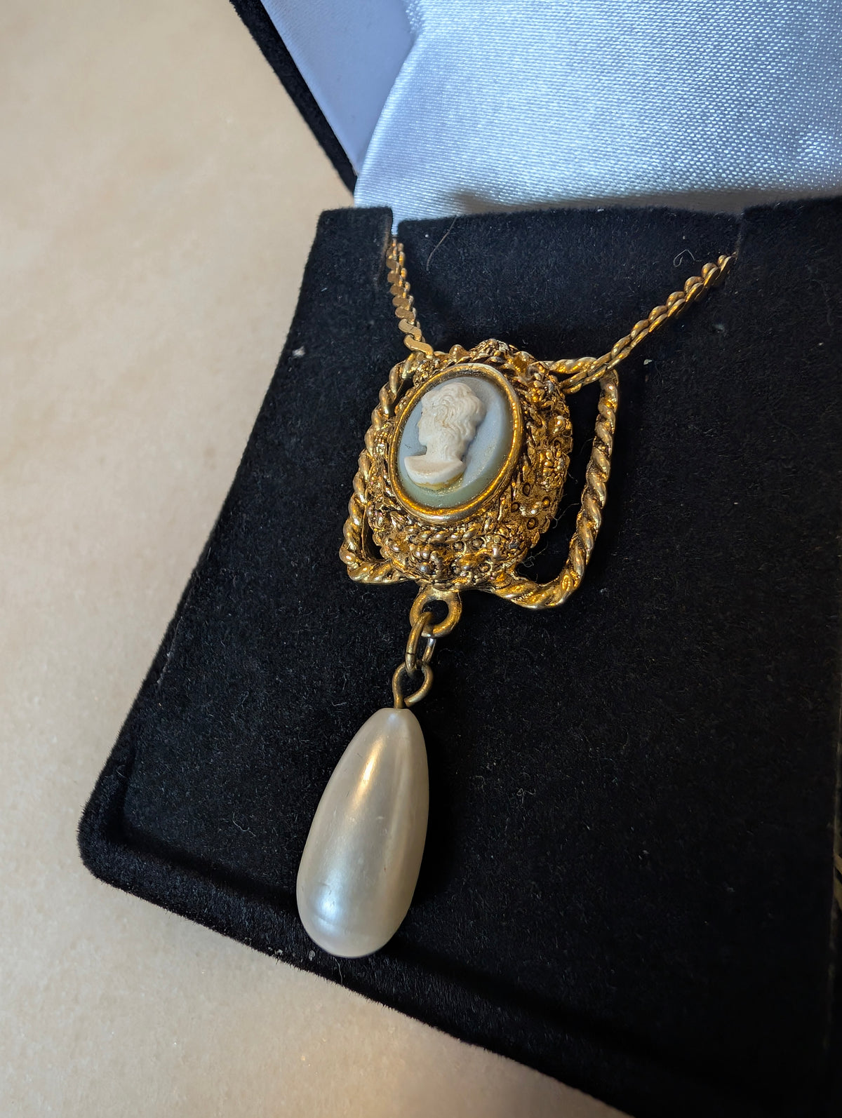 Vintage Cameo Necklace with Faux Pearl Drop